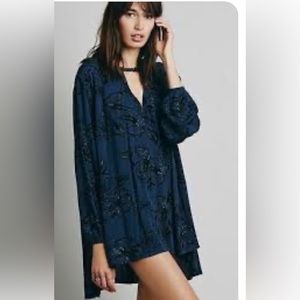 Free People navy floral swing tunic dress, size M. Almost new condition!